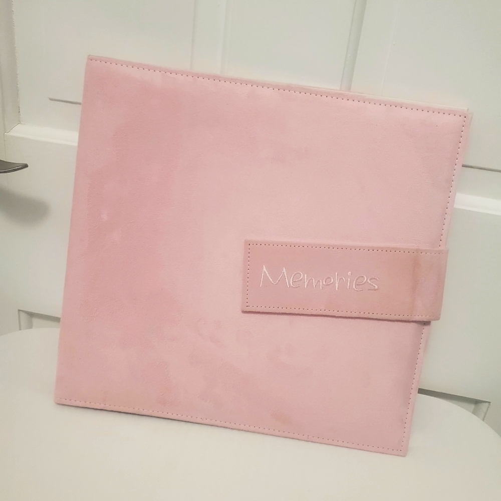 Pioneer Pink Suede type feel "Memories" 12 x 12 Scrapbook